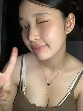 Snapshot of Suzu_xx01 chatting on 17, 5, 2026 Suzu xx01 online show from 17, 5, 2026