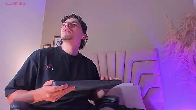 Axel Creed online show from 5, 3, 2026