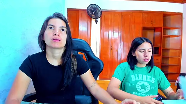 Emily and Soffy online show from 7, 4, 2026