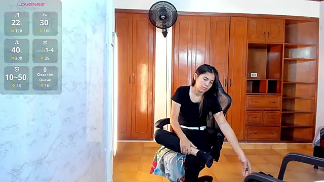 Emily and Soffy online show from 5, 3, 2026