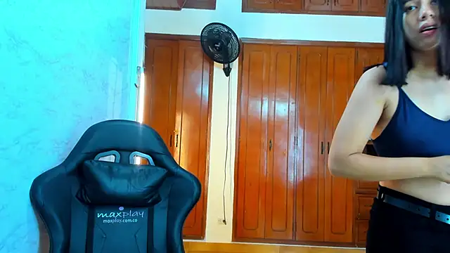 Emily and Soffy online show from 18, 4, 2026