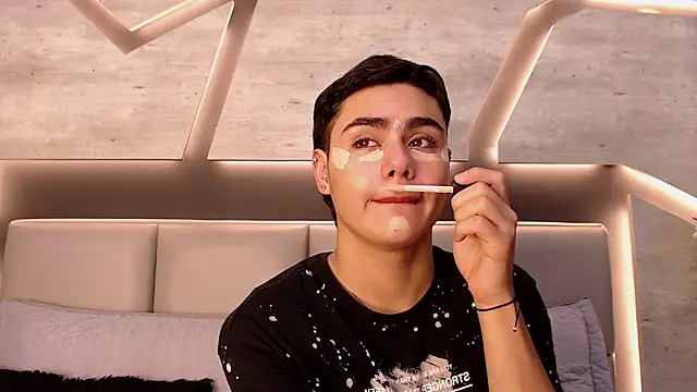 FemNoa online show from 6, 3, 2026