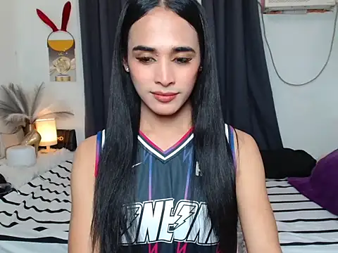 Gwenstacy30 online show from 5, 3, 2026