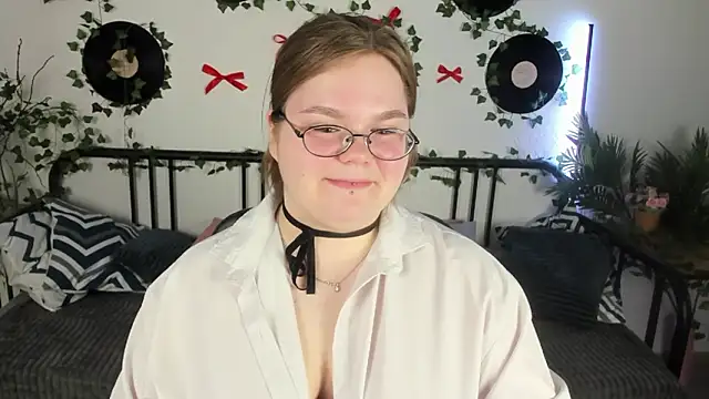 MaryFloree online show from 11, 3, 2026