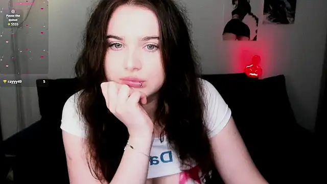 chloe dashh online show from 28, 3, 2026