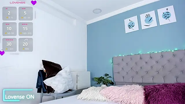 Valentina Rujano online show from 8, 4, 2026