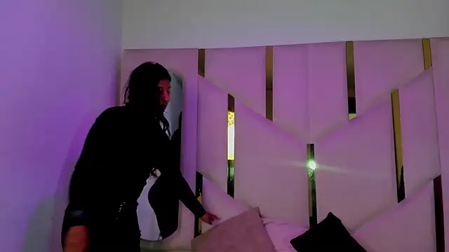 Vaneline2 online show from 8, 4, 2026