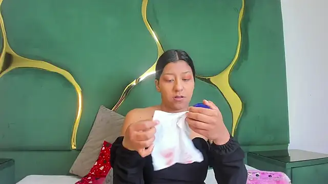 Vaneline2 online show from 12, 3, 2026