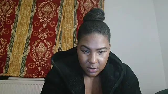 CurvySashia online show from 5, 4, 2026