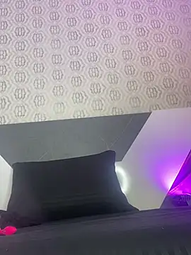 Mia rivers   online show from 1, 7, 2026