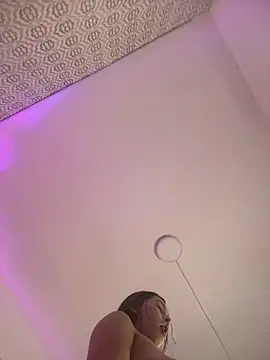 Mia rivers   online show from 12, 4, 2026