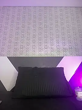 Mia rivers   online show from 13, 4, 2026