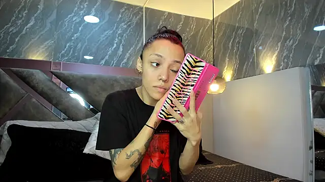 CharlotteKravizz online show from 17, 2, 2026