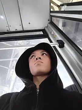 CharlotteKravizz online show from 24, 2, 2026