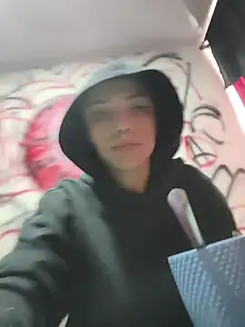 CharlotteKravizz online show from 25, 2, 2026