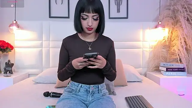 Snapshot of RaquelHyde_ chatting on 1, 5, 2026 RaquelHyde online show from 1, 5, 2026