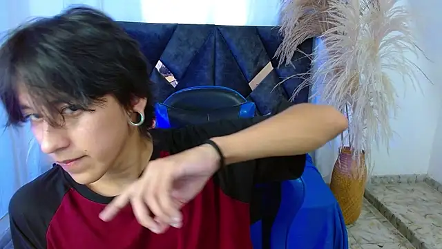 nikoo 18 online show from 6, 4, 2026