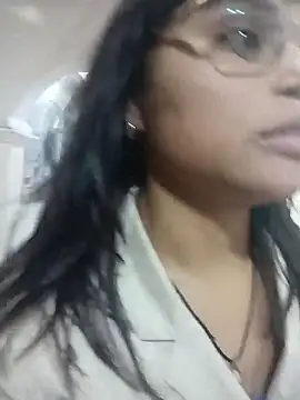 Maggyx online show from 6, 3, 2026