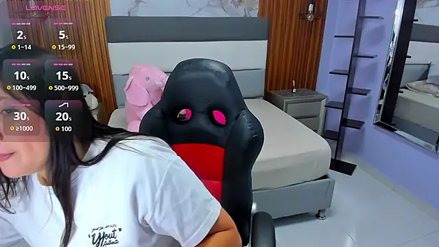 alixablake online show from 16, 4, 2026