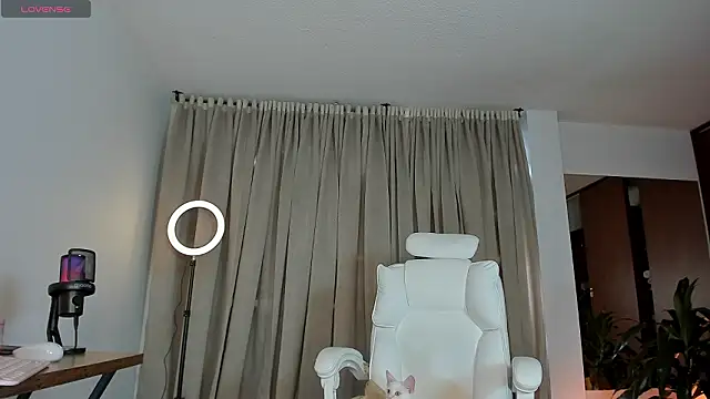 karinnixx online show from 3, 3, 2026