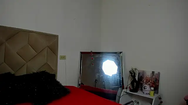 Chloe Miller 2 online show from 20, 4, 2026