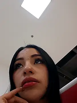 Chloe Miller 2 online show from 12, 4, 2026