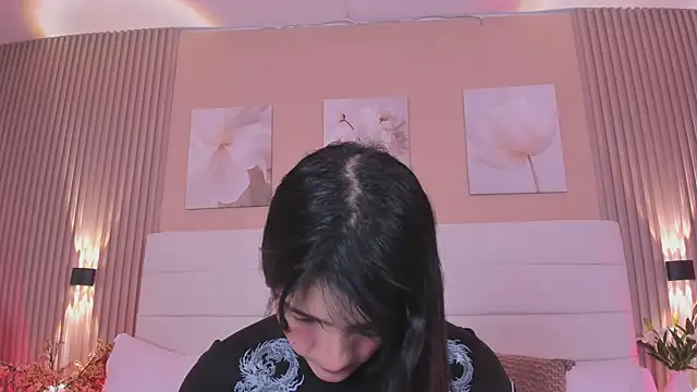 Snapshot of LisaLain chatting on 25, 6, 2026 LisaLain online show from 25, 6, 2026