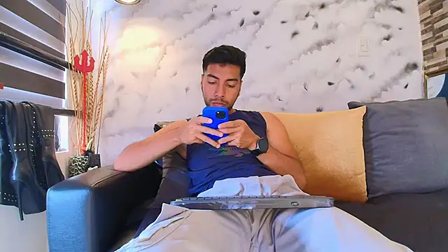 Max Hornye online show from 5, 3, 2026