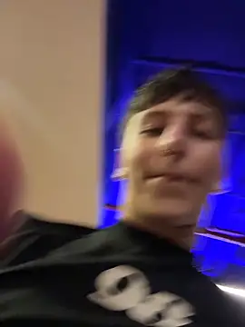 ARON LUXX online show from 18, 4, 2026