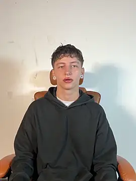 ARON LUXX online show from 16, 3, 2026