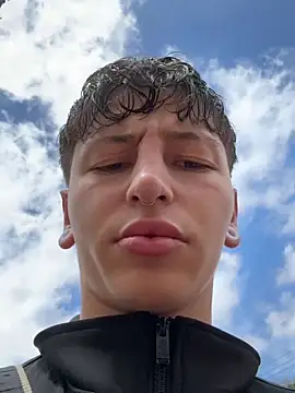 ARON LUXX online show from 15, 5, 2026