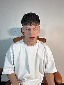 ARON LUXX online show from 31, 3, 2026