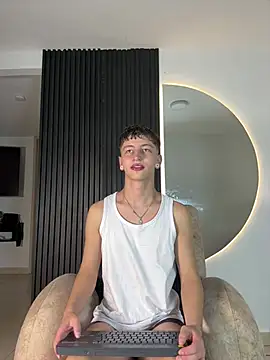 ARON LUXX online show from 18, 2, 2026