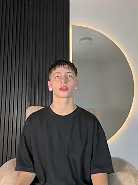 ARON LUXX online show from 19, 2, 2026