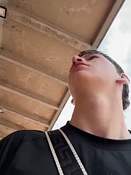 ARON LUXX online show from 20, 4, 2026