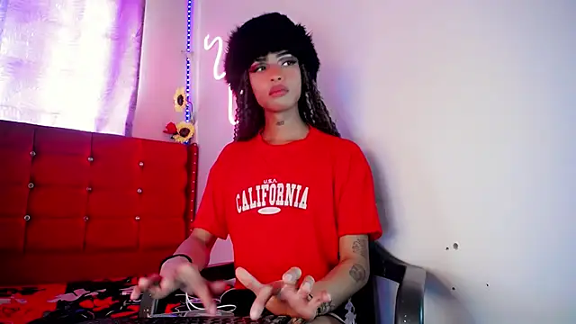 DahliaGill online show from 24, 6, 2026