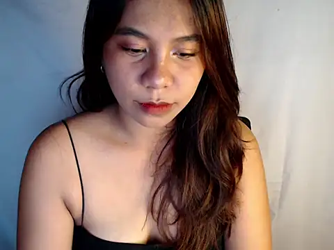 KristinaValerie22 online show from 4, 3, 2026