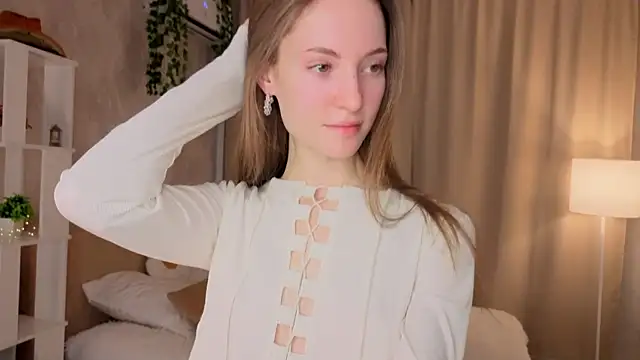 LeolaMonteverde online show from 5, 2, 2026