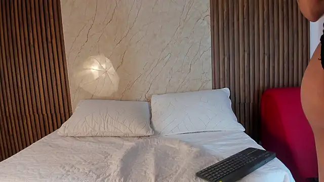 candy hot dirty online show from 13, 2, 2026