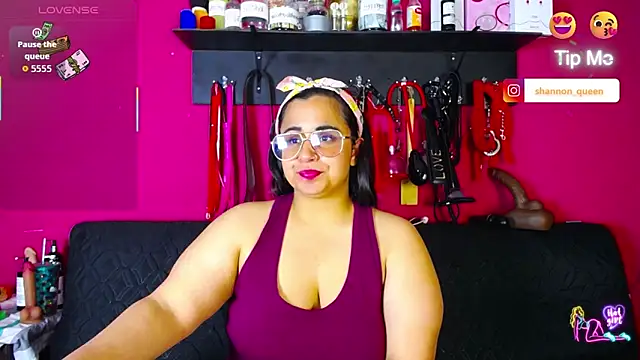 Snapshot of shannon_queen- chatting on 17, 6, 2026 shannon queen- online show from 17, 6, 2026