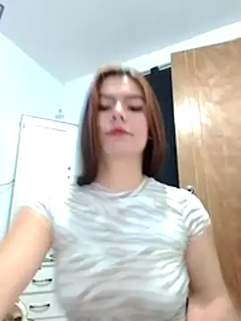 EmiNavarro online show from 4, 7, 2026
