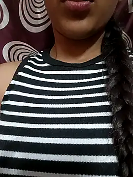 Snapshot of komalsharma99 chatting on 28, 4, 2026 komalsharma99 online show from 28, 4, 2026