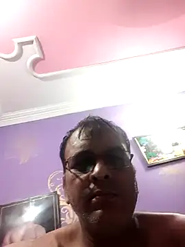 Snapshot of indiandesivillegeboy chatting on 4, 6, 2026 indiandesivillegeboy online show from 4, 6, 2026