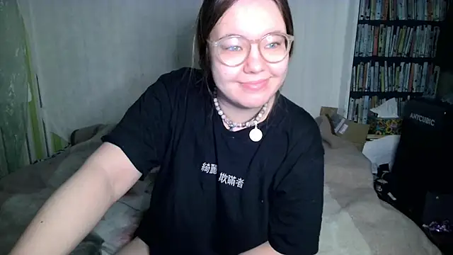 Helen foxygirl online show from 16, 2, 2026
