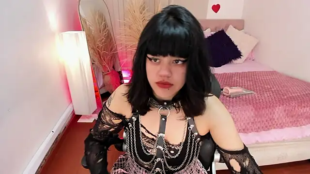 Nahemot sadish online show from 3, 3, 2026