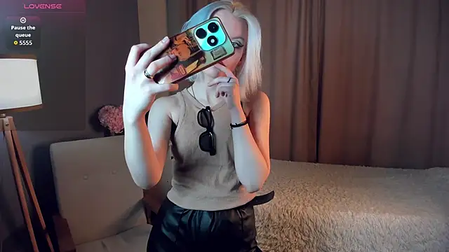 GoldenLenarz online show from 11, 3, 2026