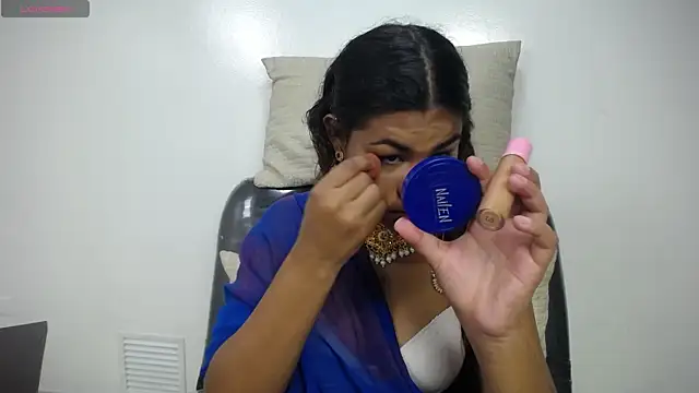 yaazhinii online show from 16, 4, 2026