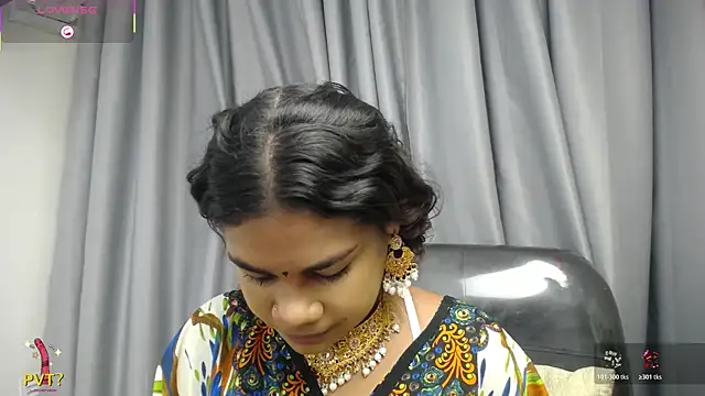 Snapshot of yaazhinii chatting on 6, 5, 2026 yaazhinii online show from 6, 5, 2026