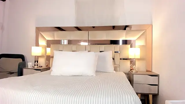 EloiseClairmont online show from 25, 3, 2026