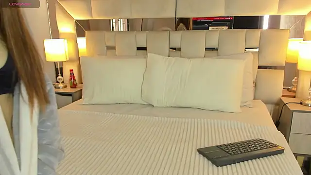 EloiseClairmont online show from 16, 2, 2026